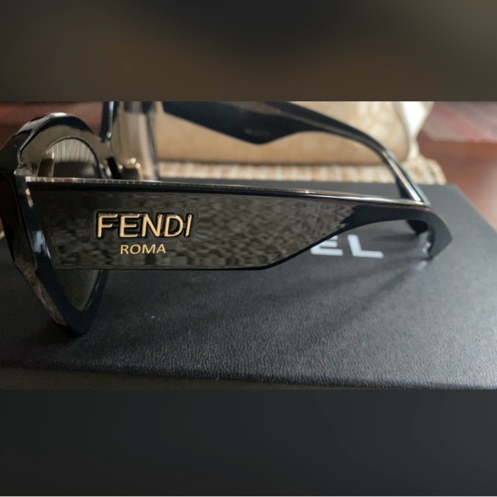 Fendi Sunglasses - Picture 3 of 8